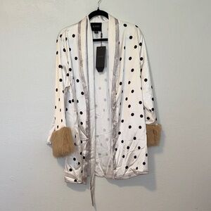 Priscila Robe - Polka Dot Satin Robe with Faux Fur Cuffs - White/Black